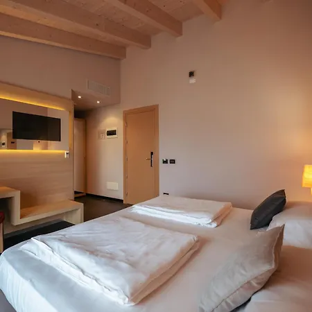 Aparthotel Luisa & Luxury 4*
