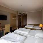 アパートホテル Luisa & Luxury 4*