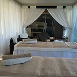 Luisa & Luxury アパートホテル 4*