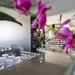 アパートホテル Luisa & Luxury
