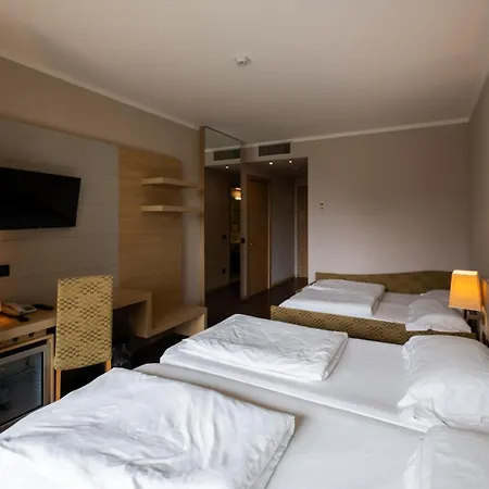 Aparthotel Luisa & Luxury 4*